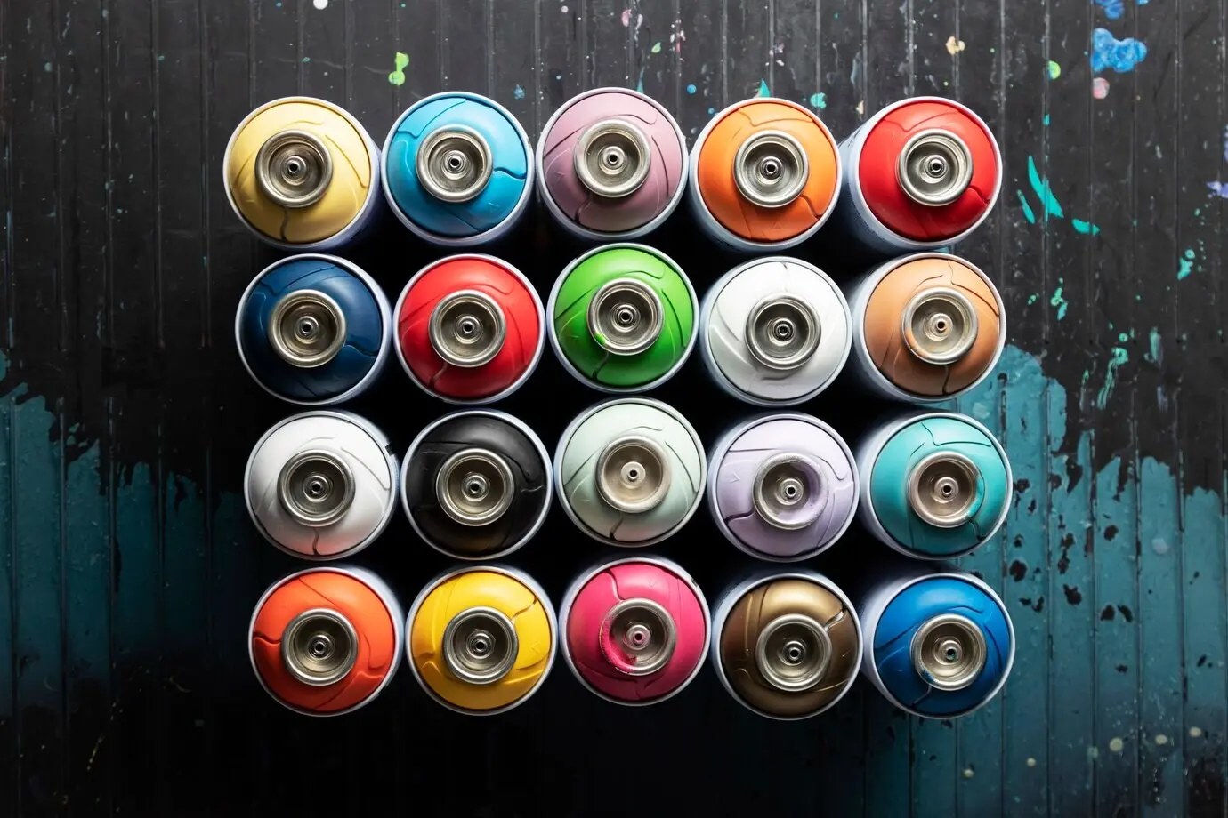 Primer plano de una botella de spray